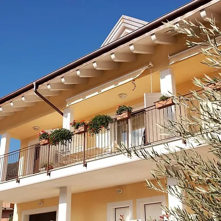 4 Village Centre Homes With Pool-by Italian Terraze, Spese, Sopra Spese, Spese Ii דירה *