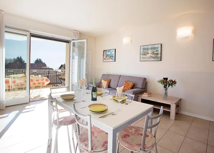 4 Village Centre Homes With Pool-by Italian Terraze, Spese, Sopra Spese, Spese Ii Lenno