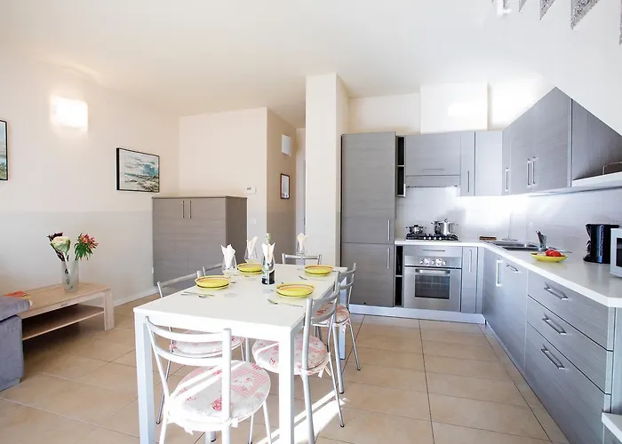 4 Village Centre Homes With Pool-by Italian Terraze, Spese, Sopra Spese, Spese Ii Lägenhet Lenno