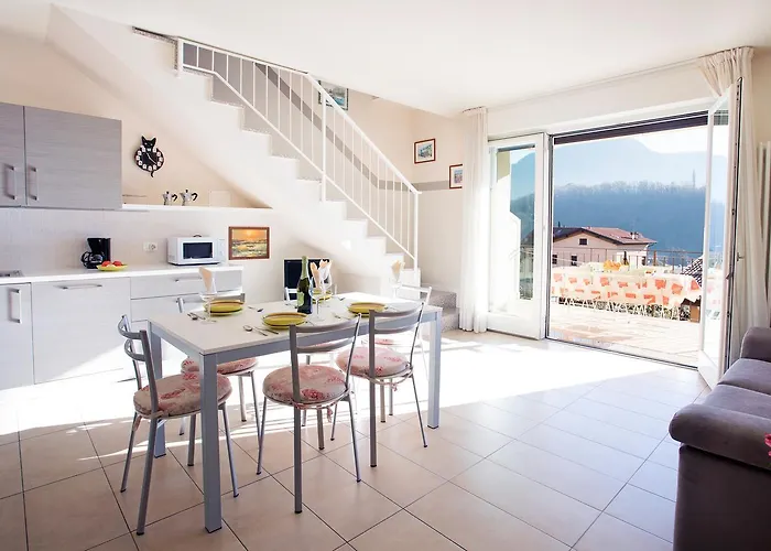 Lägenhet 4 Village Centre Homes With Pool-by Italian Terraze, Spese, Sopra Spese, Spese Ii Lenno